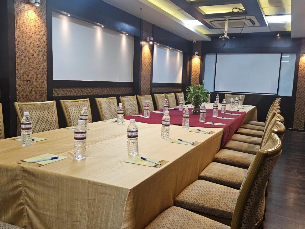 Hotel Park Elanza Chennai Eksteriør billede