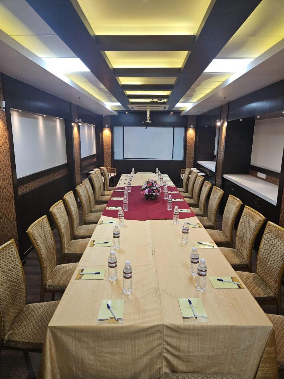 Hotel Park Elanza Chennai Eksteriør billede